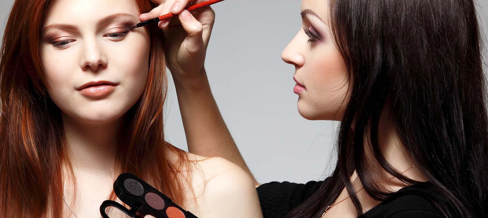 Devenir maquilleuse : quelles formations dans le maquillage ?